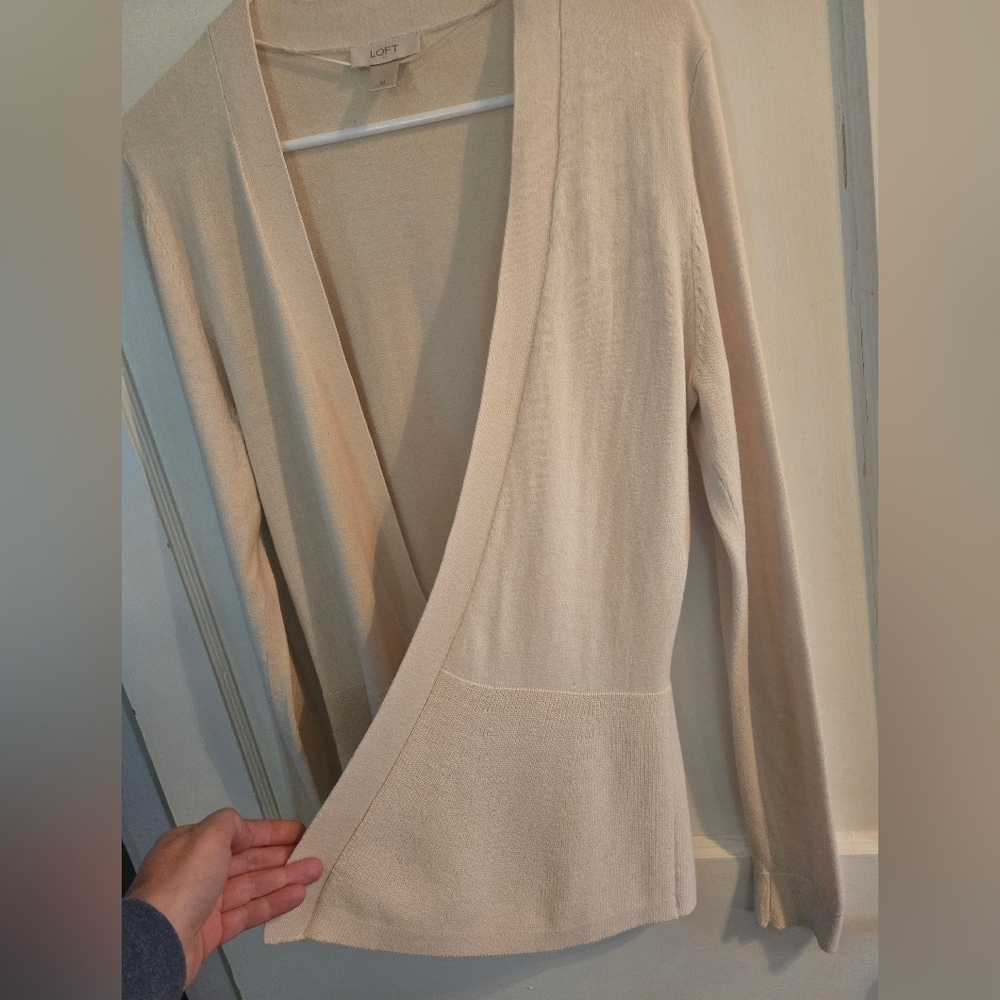 NWOT | Ann Taylor LOFT | Women's Knit Cardigan | Size: Medium | Color: Cream - Picture 4 of 13